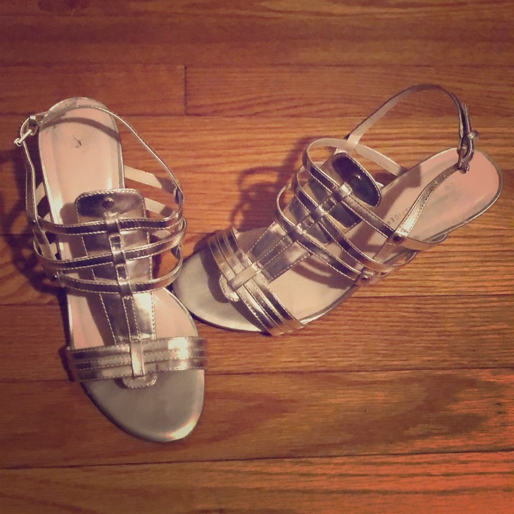 Gold wedges